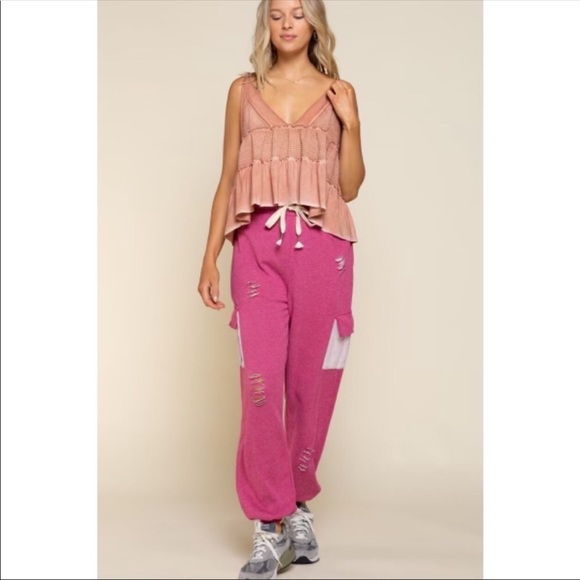 POL - Deep V Flowy Billowy Pleated Tank Top - Picture 6 of 11